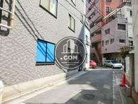 人通りの少ない公道