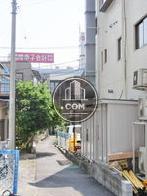 隣接する脇道