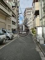 建物前の道路
