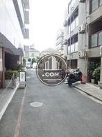 隣接する側道