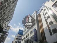 オフィスと店舗が混在するエリアです