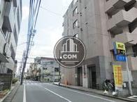側面通り奥からのアングル
