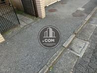 正面玄関前段差はほぼありません