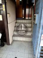 エレベーター前に段差あり