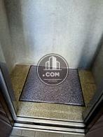 エレベーター内部