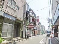 商店街沿いに確認できます