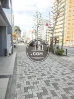幅広い前面歩道