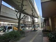 正面玄関前、渋谷方面