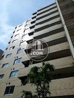 大型のマンションビル