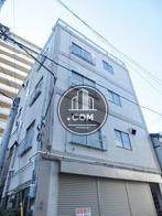 地上から見上げた外壁