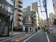 車の通りも比較的多めです