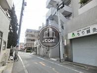 隣接する脇道奥からの景観