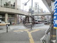 幅広い前面歩道