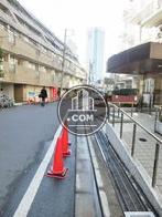 玄関前の歩道