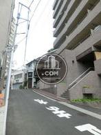 車通りの少ない公道