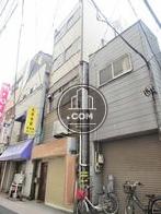 シンプルな造りの建物