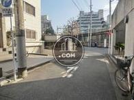 大久保駅方面です