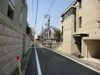 周辺は閑静な住宅街です