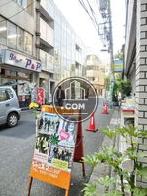 雑貨店等が軒を連ねる地域