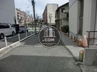すぐ先の通りは外苑西通りです