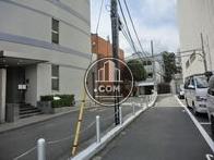 外苑西通りから見た建物です