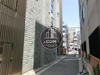 入口は大通りには面していません