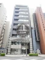 コンパクトなバルコニーを配しています