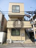 優しい配色をした外観