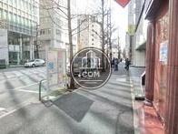 街路樹のある通り