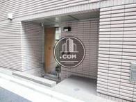 脇道側に用意された通用口
