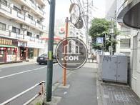 玄関前の歩道