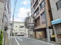 隣接する脇道奥からのアングル