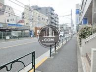 玄関前の歩道