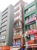 ブラウンで統一された壁面