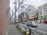 玄関前の歩道