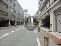 人通り、車通りは疎らです