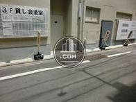 正面入口付近から見た周辺です
