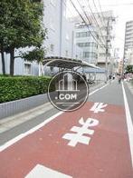 隣接する脇道