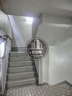 建物左側の階段