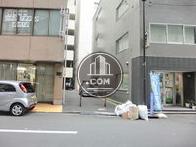 玄関横の道路