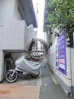 隣接する露地