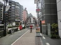 少し先が西口のメイン交差点です