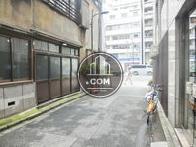 玄関前の歩道