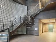 立体的な空間デザインのエントランス