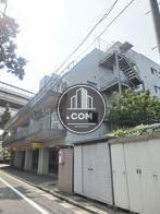 幅広いバルコニー