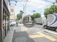 玄関前の歩道