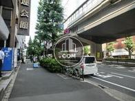 六本木通り沿いに位置する物件です