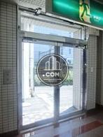 両開きの通用口