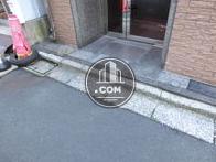玄関口前の床面