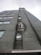入口側上部にも採光面が設置されています